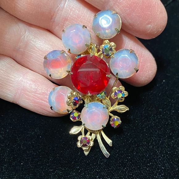 Vintage Gold and Red Floral Brooch - Picture 7 of 9